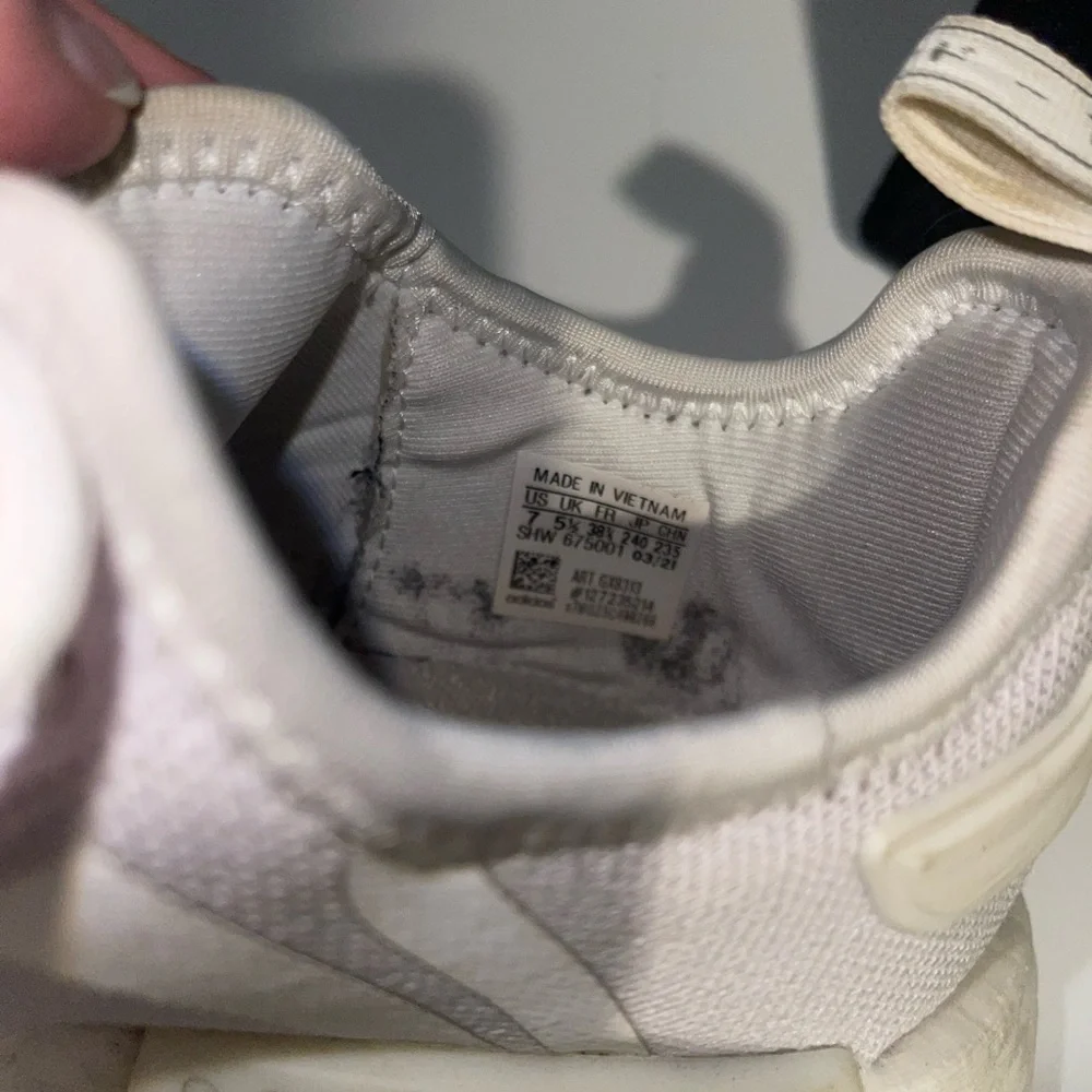 Adidas NMD R1 - Picture 4 of 5